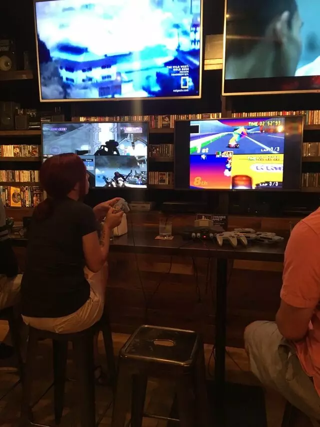 16-Bit Bar+Arcade