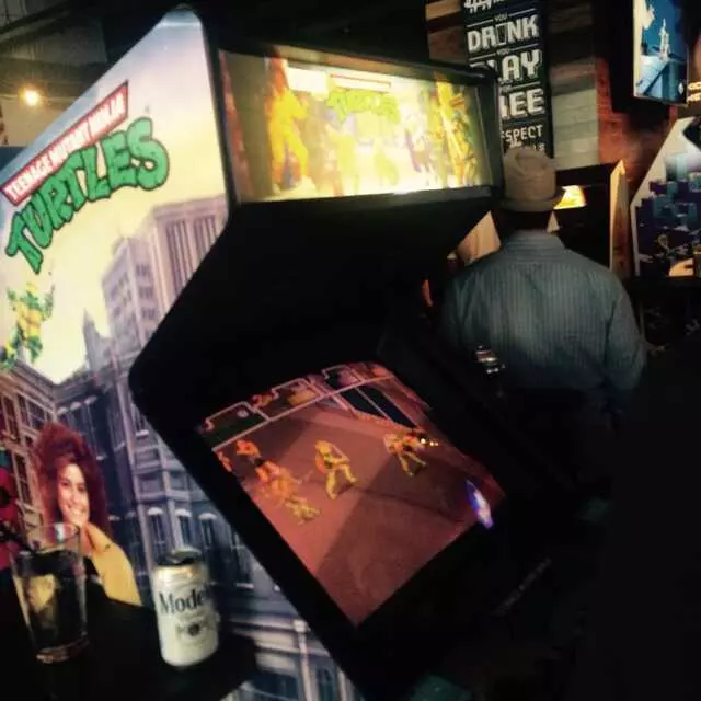 16-Bit Bar+Arcade