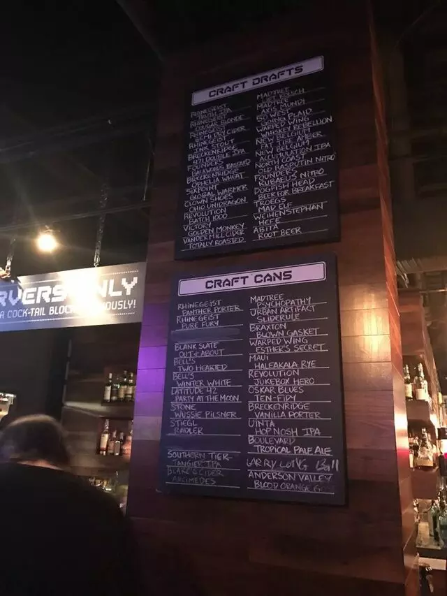 16-Bit Bar+Arcade
