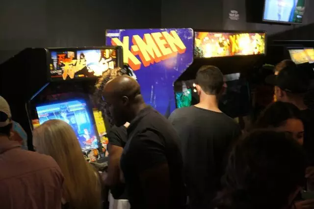 16-Bit Bar+Arcade
