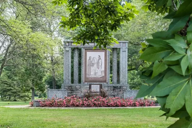 Arlington Memorial Gardens Cemetery