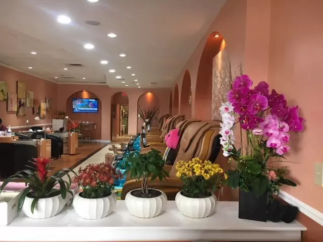 Attractive Nails & Spa