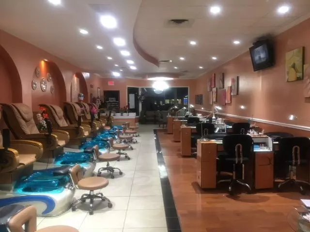 Attractive Nails & Spa