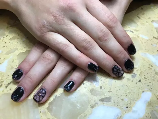 Attractive Nails & Spa