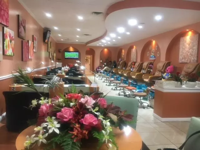 Attractive Nails & Spa