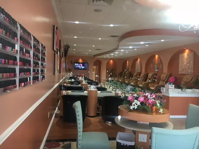 Attractive Nails & Spa