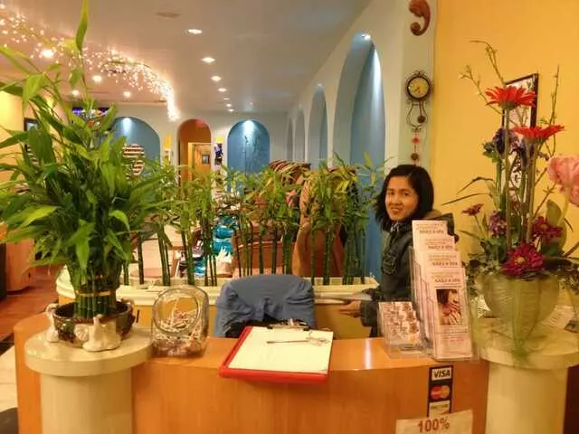 Attractive Nails & Spa