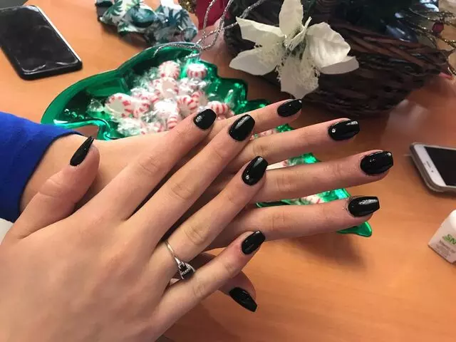 Attractive Nails & Spa