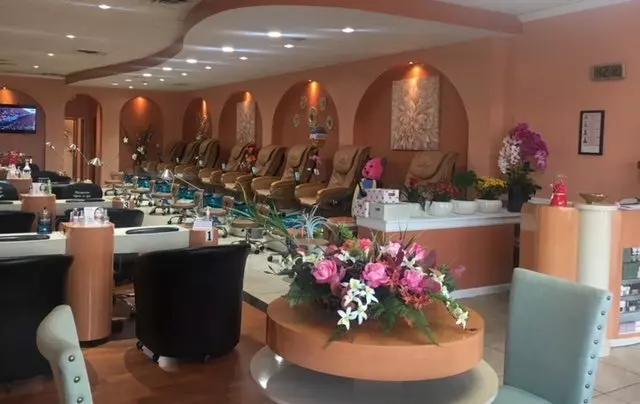 Attractive Nails & Spa