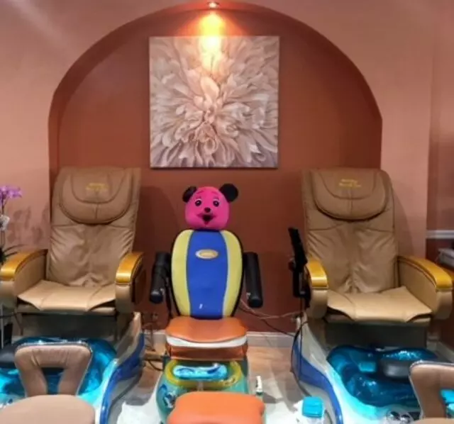Attractive Nails & Spa