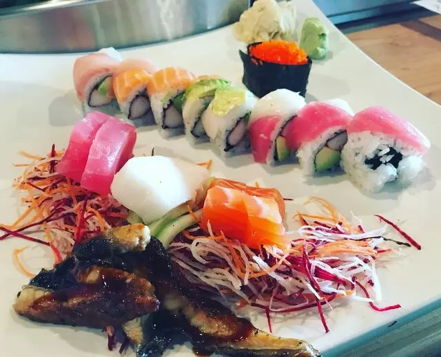 Aroma Restaurant & Sushi