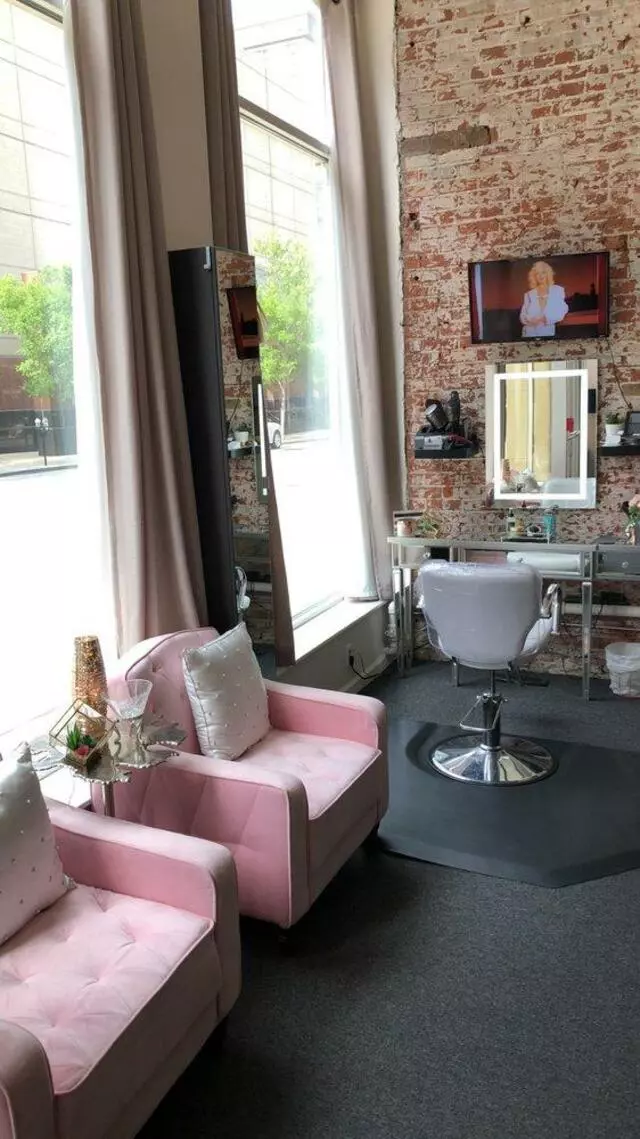 Angelo Axel Salon